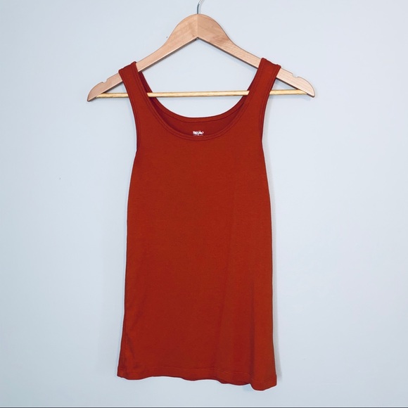 BUNDLE Two Tank Tops - Picture 2 of 5